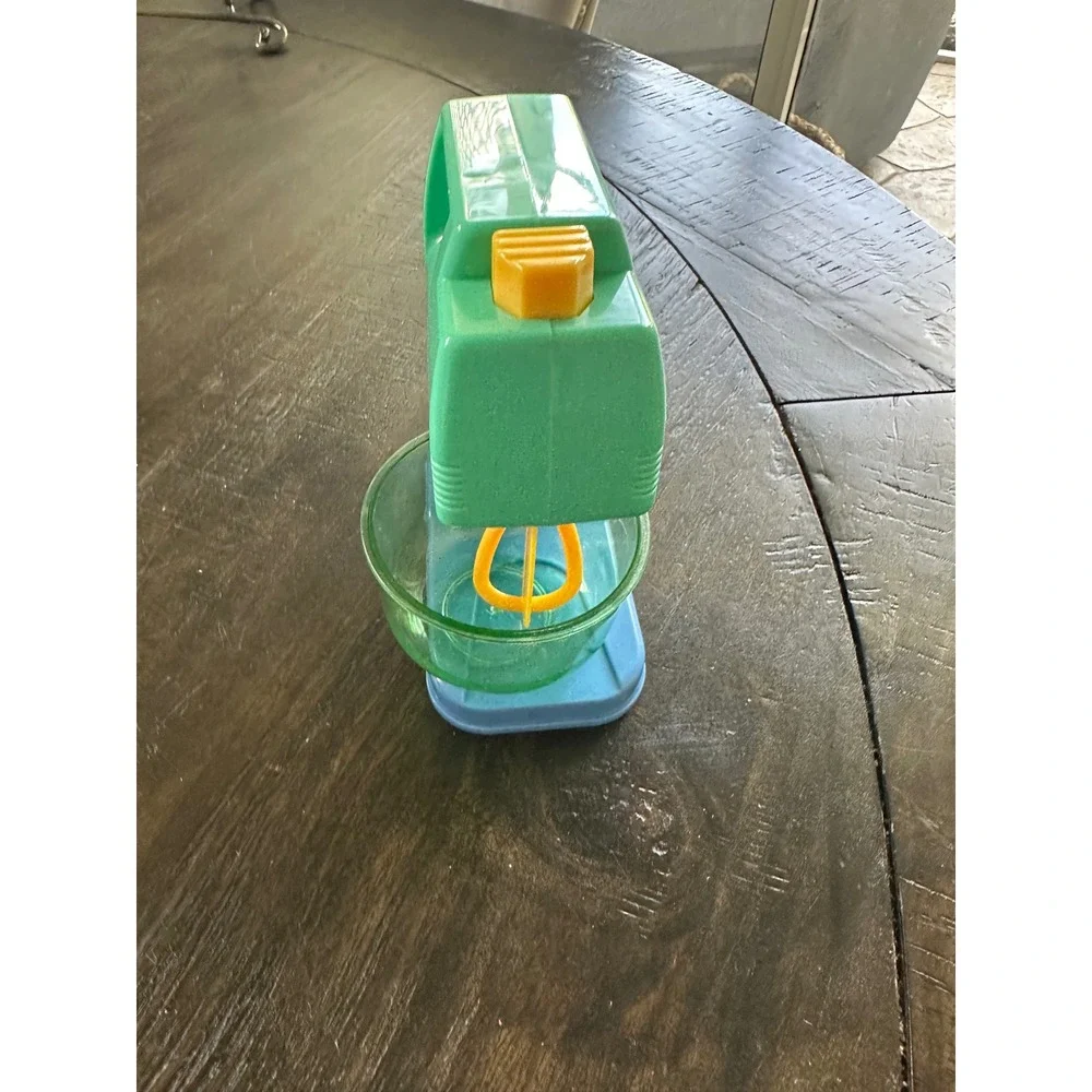 Vintage 1993‎ Winner Toys Green Toy Stand Mixer with Bowl Kids Play J0140-03 EUC